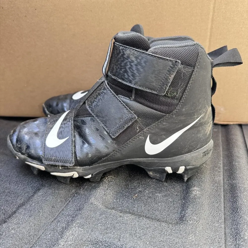 NIKE Force Savage Shark 2 Football Cleats Youth 5.5Y Black White AQ7723-001